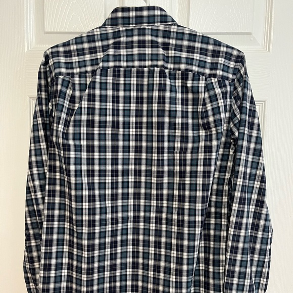 ⭐️ 2 for 1 ⭐️ GAP Long Sleeve Flannel - Picture 2 of 3